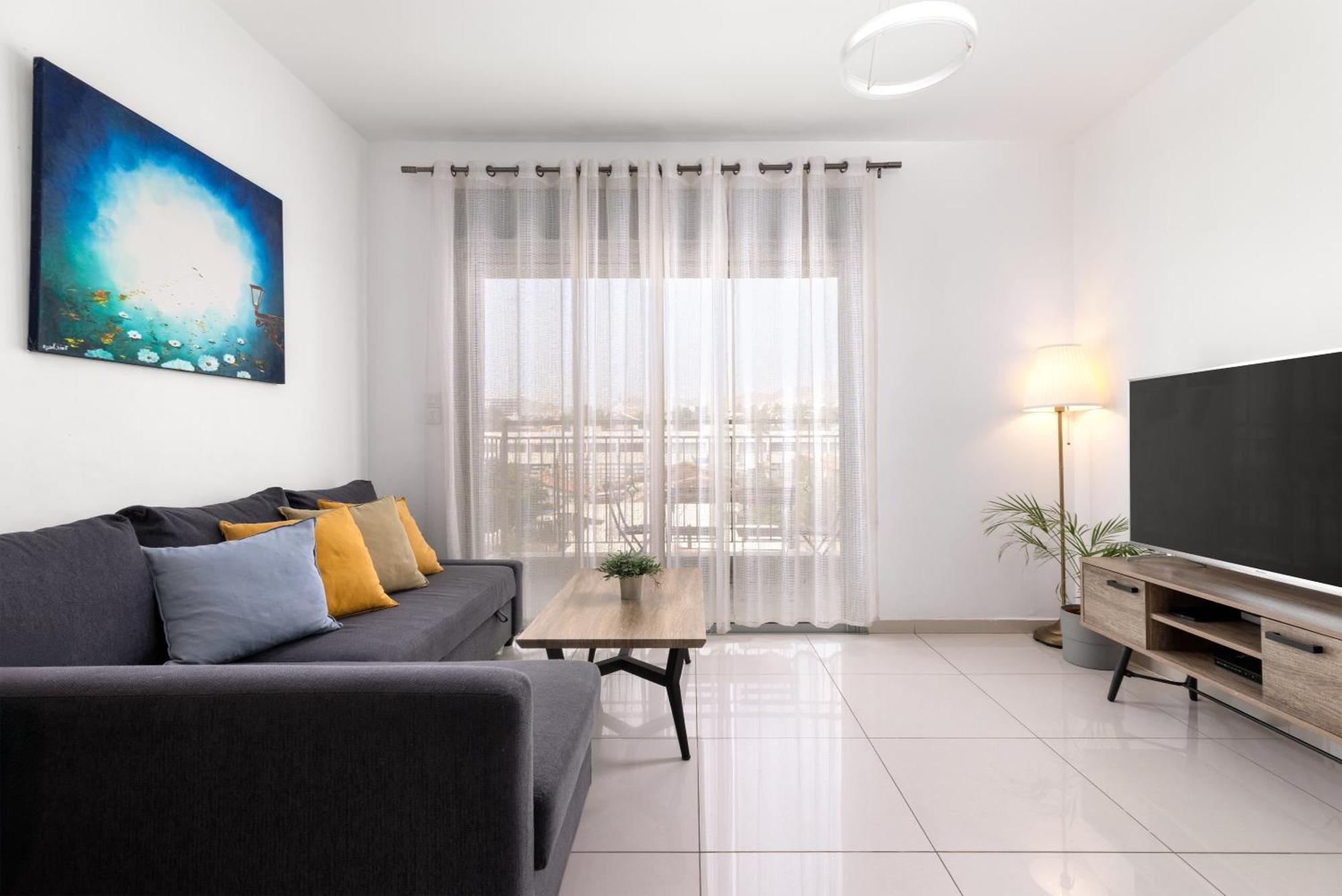 Melony Yam Suf Street Apartment